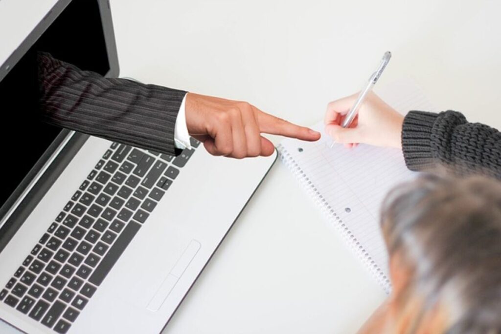 How to Use a Mentorship Program